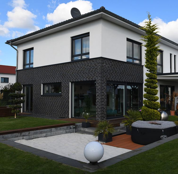 Kunststofftüren & Fenster Projecta - Brömse
